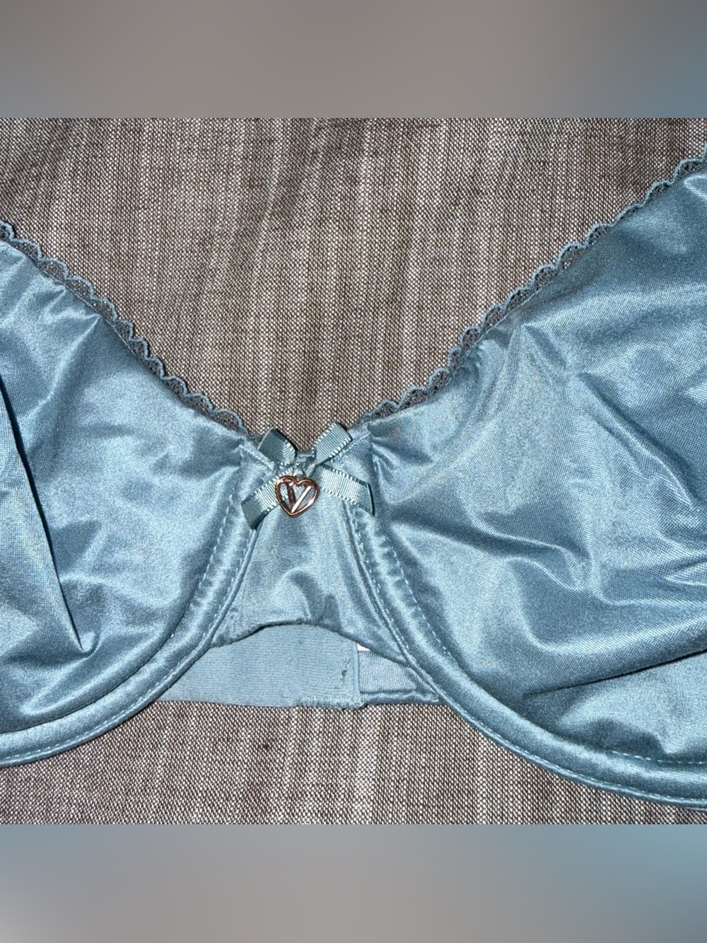 Victoria’s Secret Invisible Lift Unlined Demi Bra! - Picture 4 of 6